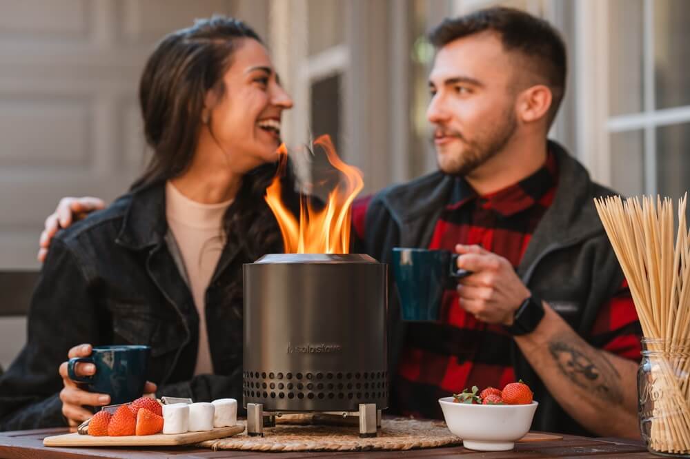 mesa-xl-ohnisko-cierna-solo-stove-na-terase